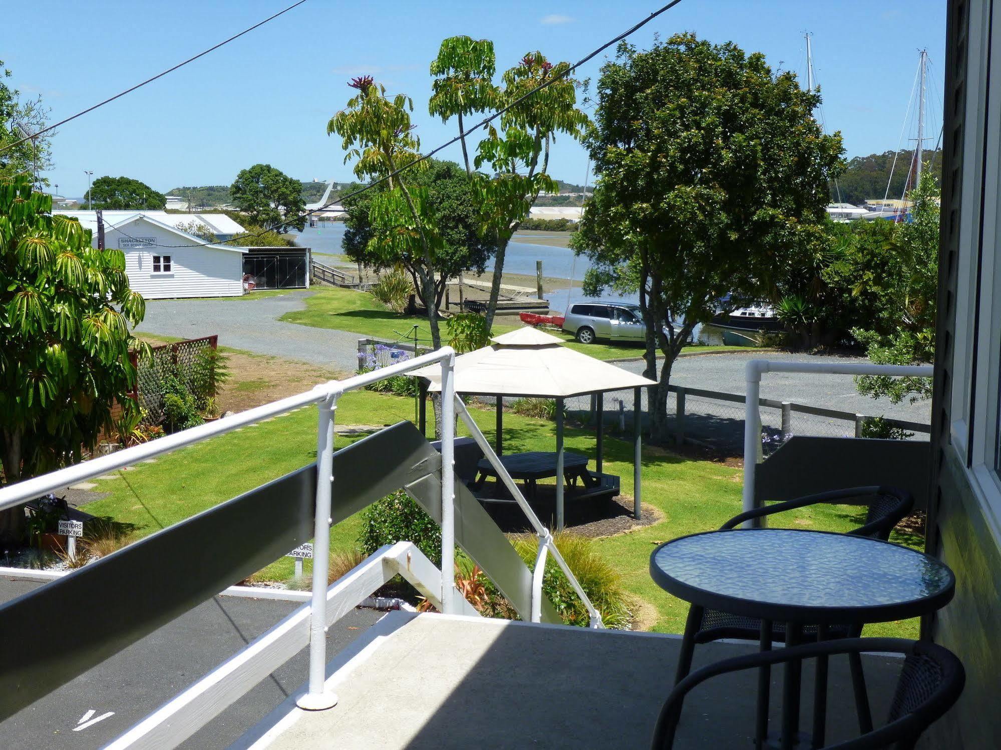 Marina Court Motel & Apartments Whangarei Buitenkant foto