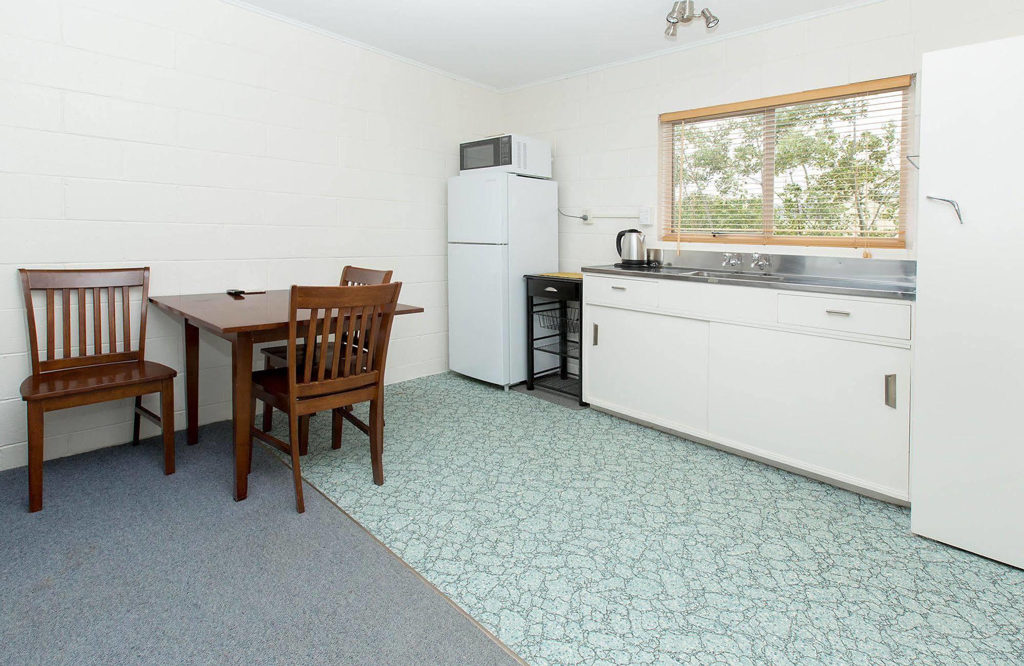 Marina Court Motel & Apartments Whangarei Buitenkant foto
